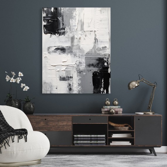 Monochrome Essence